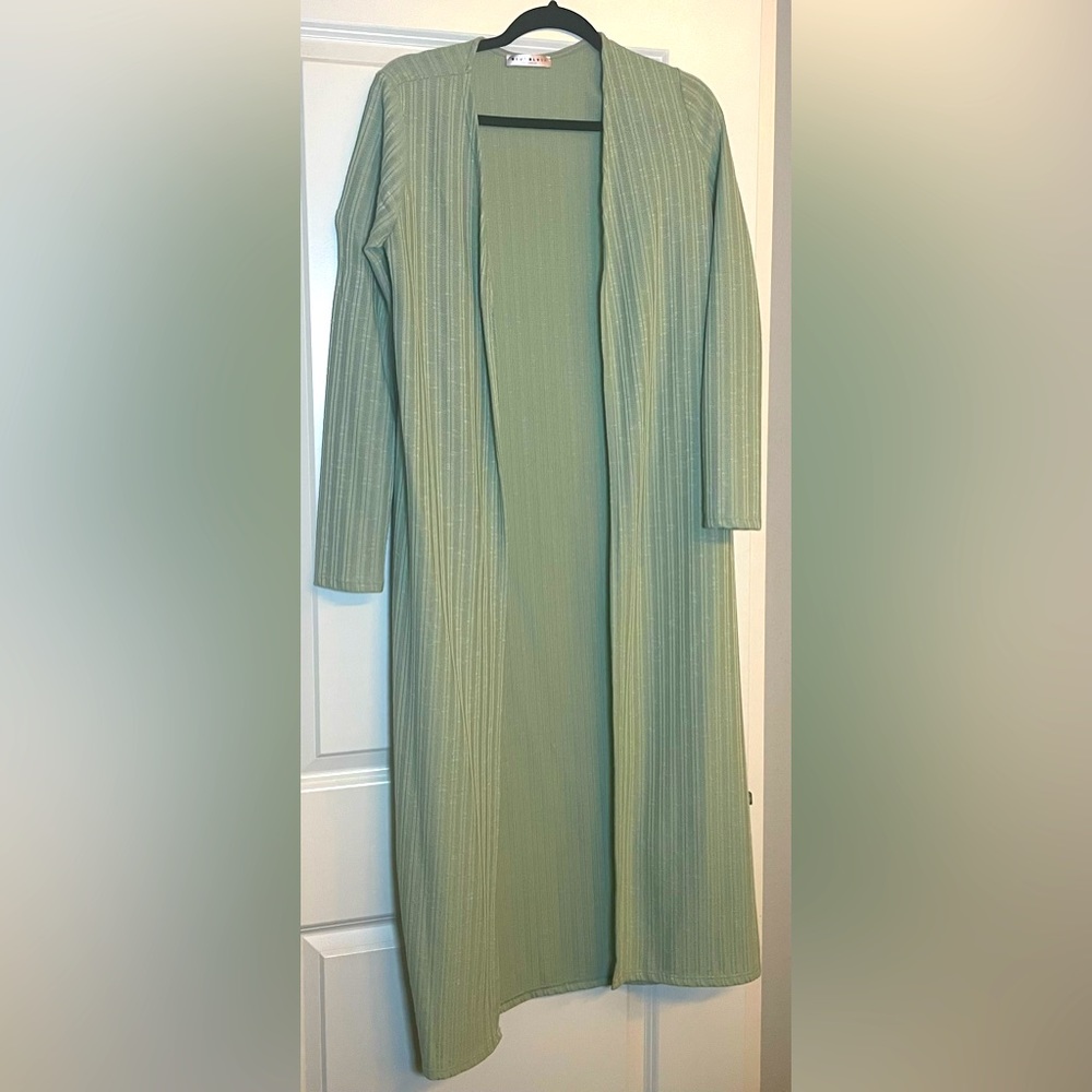 Blue blush duster! Olive color